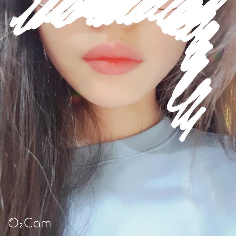 이거야 실제 입술색과 가장 비슷한 필터 찾느라 애먹었엉...ㅋㅋ 일반 카메라 쓰면 색이 똑같이 안 나와서
