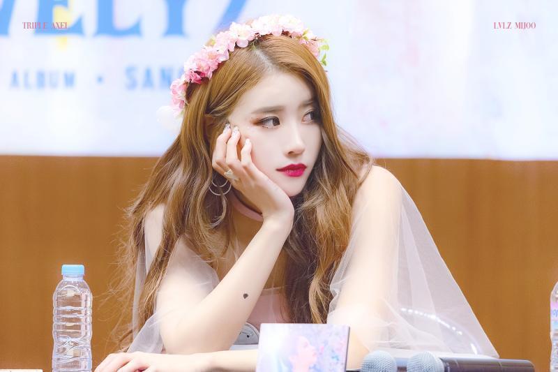 러블리즈 예인, 미주, 수정