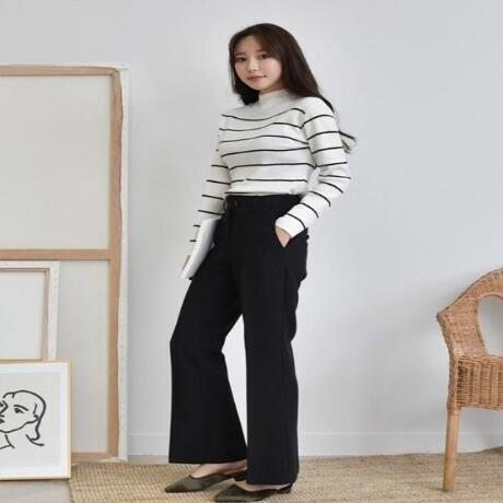 나는 다이어트 성공할 때까지 옷을 안 사기로 결심했음.. 어차피 살 돈도 없고 내가 입고 싶은 옷은 몸매가 부각되는 듯 부각되지 않는 누구나 입