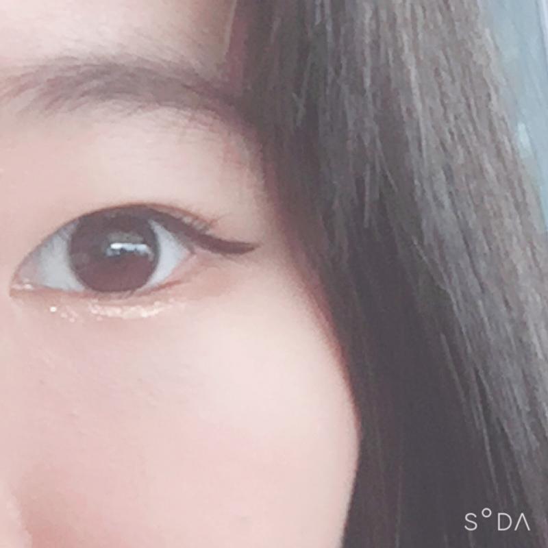 그냥 오늘 한 메이크업 섀도우 완전 연하게 + 애굣살에 반짝이 춉춉