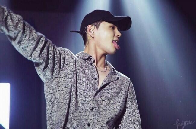 이름 딘 본명 권혁 생년월일 1992년 11월 10일 좋아하는 노래 풀어 D 인스타그램 잘생기고 랩도 잘 하고 논란도 없고 넘 죠아... ♥️♥