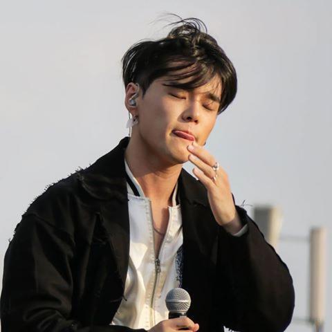 이름 딘 본명 권혁 생년월일 1992년 11월 10일 좋아하는 노래 풀어 D 인스타그램 잘생기고 랩도 잘 하고 논란도 없고 넘 죠아... ♥️♥