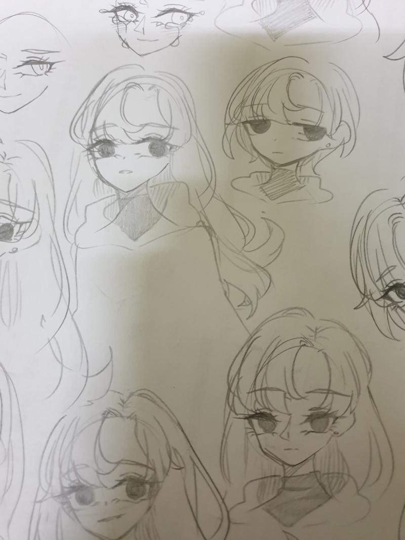 이거 그려줄 착한 사람 있니..? 회색 머리에 검은 눈을 가진 캐릭터야! 숏컷일 때는 눈매가 순하고, 장발일 때는 눈매가 날카로워:)