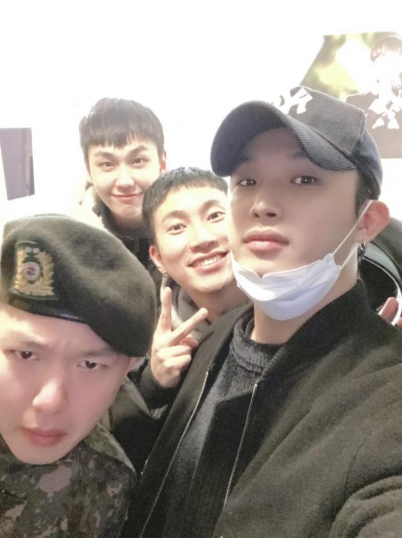 난 비투비란 아이돌을 소개해주고는 싶은데.. 비투비 멤버들이 춤으로 들어온 게 아니라서 춤을 딱! 딱! 추진 않아 뭐.. 맞출땐 맞추는데 음..