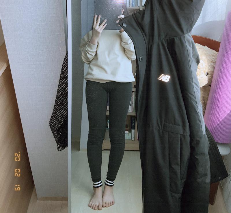 베이지색 옷 입은 사진이 가장 최근이야 핑크색 옷은 열흘 전, 검은색 옷은 다이어트 시작 직후..참고로 키는 164야.