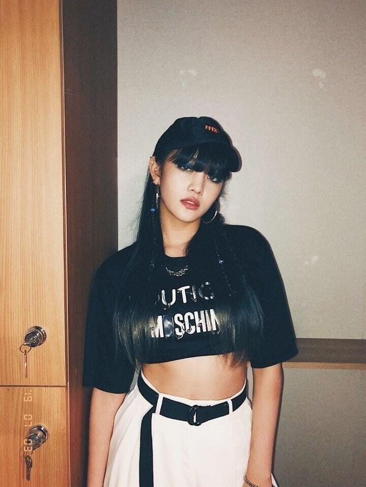 걸그룹은 여자아이들 민니 삼백안 짱임 ㅜㅜ