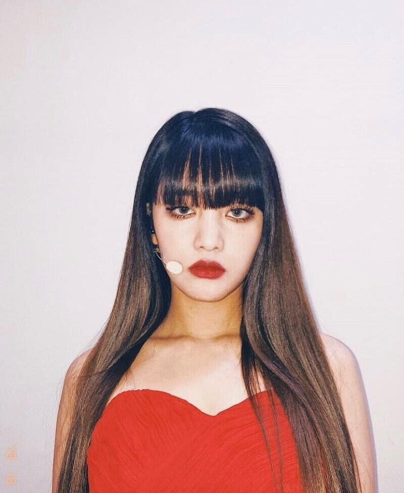 걸그룹은 여자아이들 민니 삼백안 짱임 ㅜㅜ