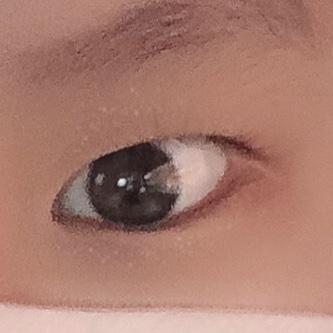 와 다들 눈 너무 이쁘다ㅠㅠ 난 무쌍이라,, ㅜㅠㅠ 너무 부럽댱 스레주 힘들면 내 건 건너뛰어도 돼!!! 부담 갖지마!!!