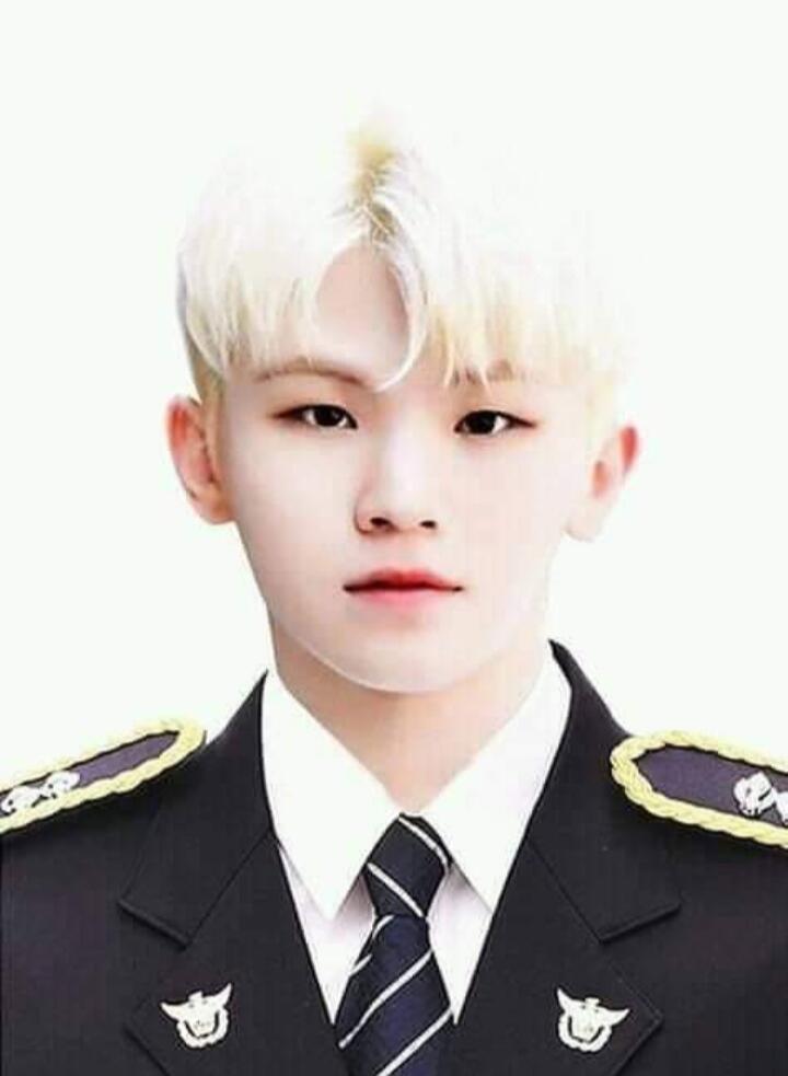 이미지 보일진 모르겠지만 사진보이면 위에보이는사람