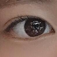 뷰러만 한 눈이야... 피부가 어두운편이라 섀도우 갈색밖에 못하구다녀ㅠㅠ