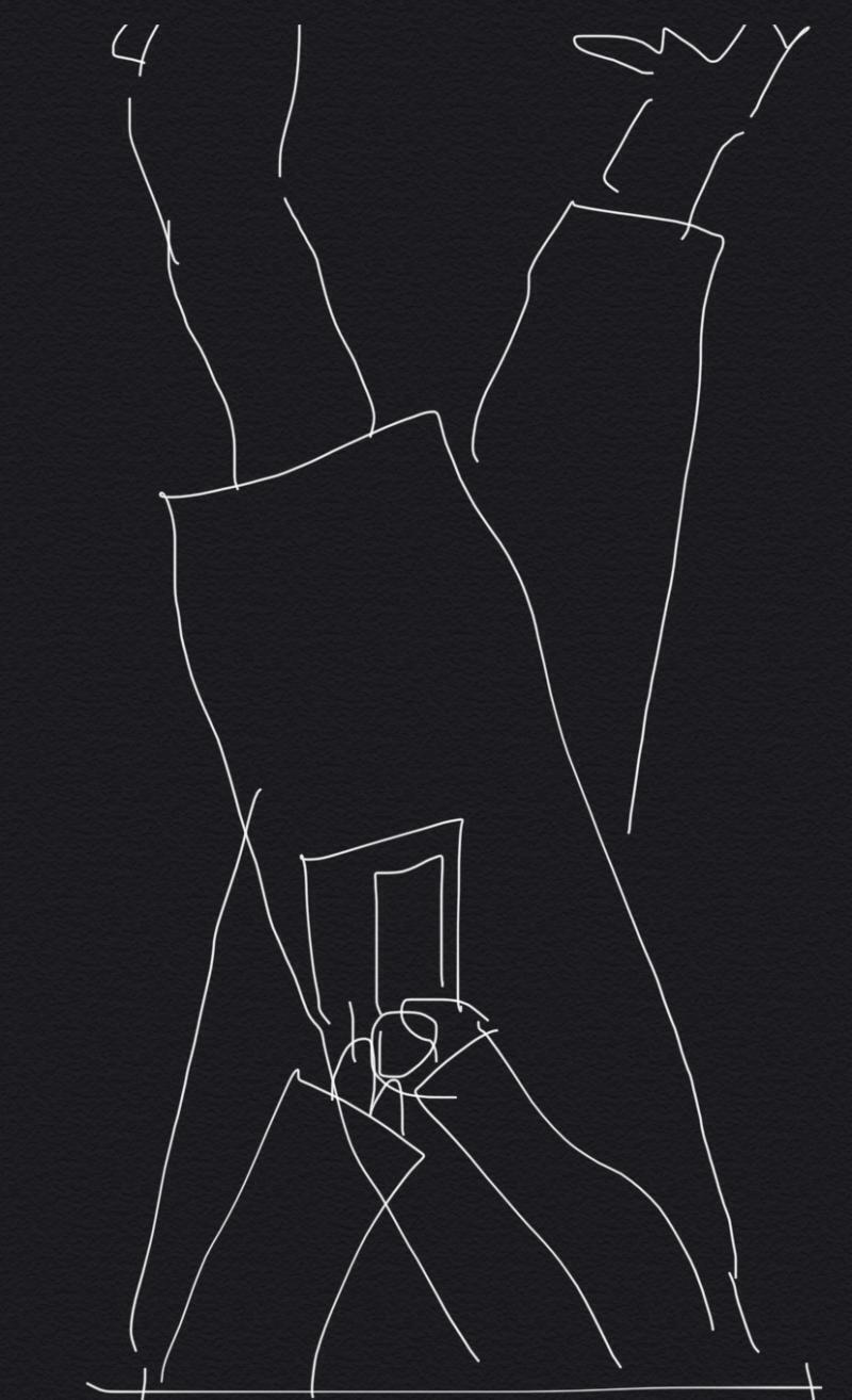의자에 앉아서 이러고있어