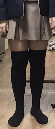 다리 너무 뚱뚱한감....
