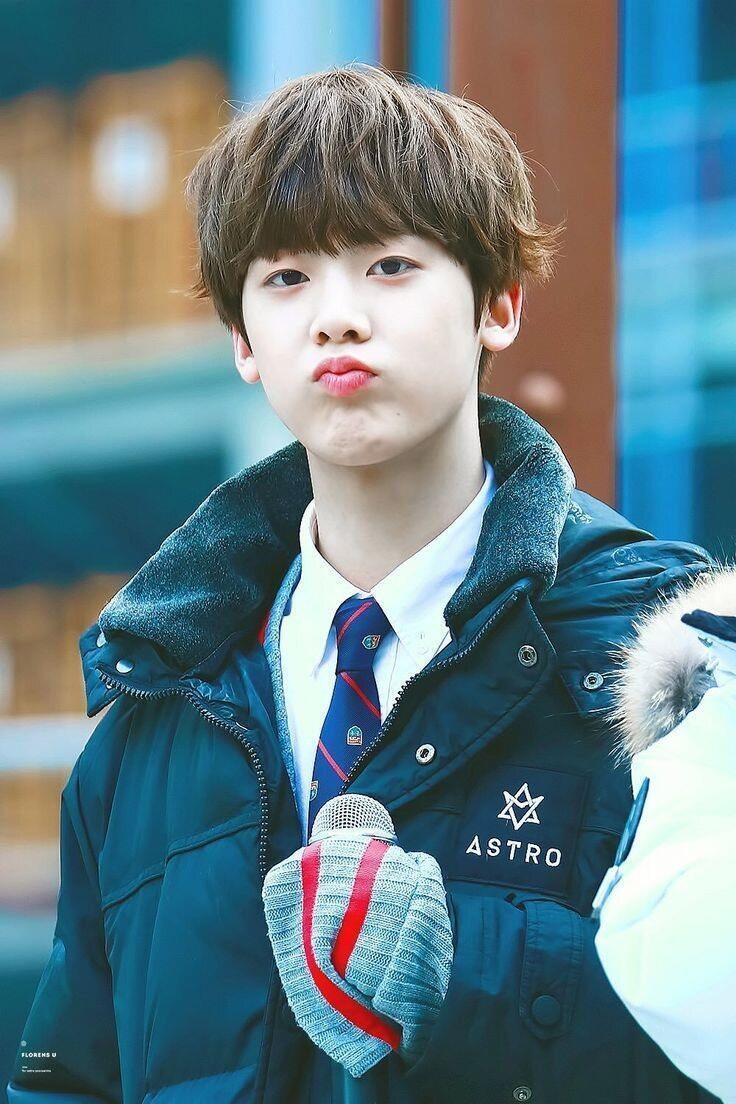 운산하 갈발,,, 너무 귀엽지 않나요ㅜㅠㅜㅜㅜ 완전 애깅이ㅜㅠㅜㅜㅜ 비록 지금은 으른인 척하는 애깅이지만 매일매일이 리즈지만,,, 굳이 꼽자면