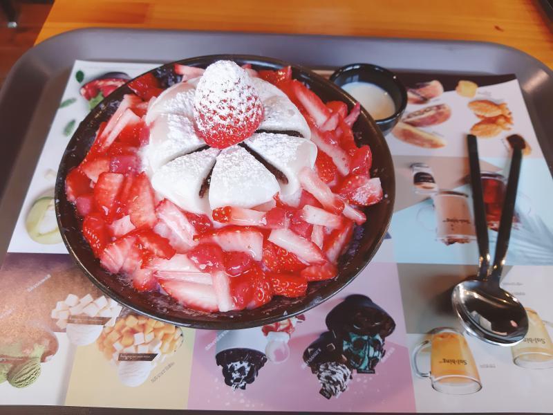 설빙 딸기 빙수!