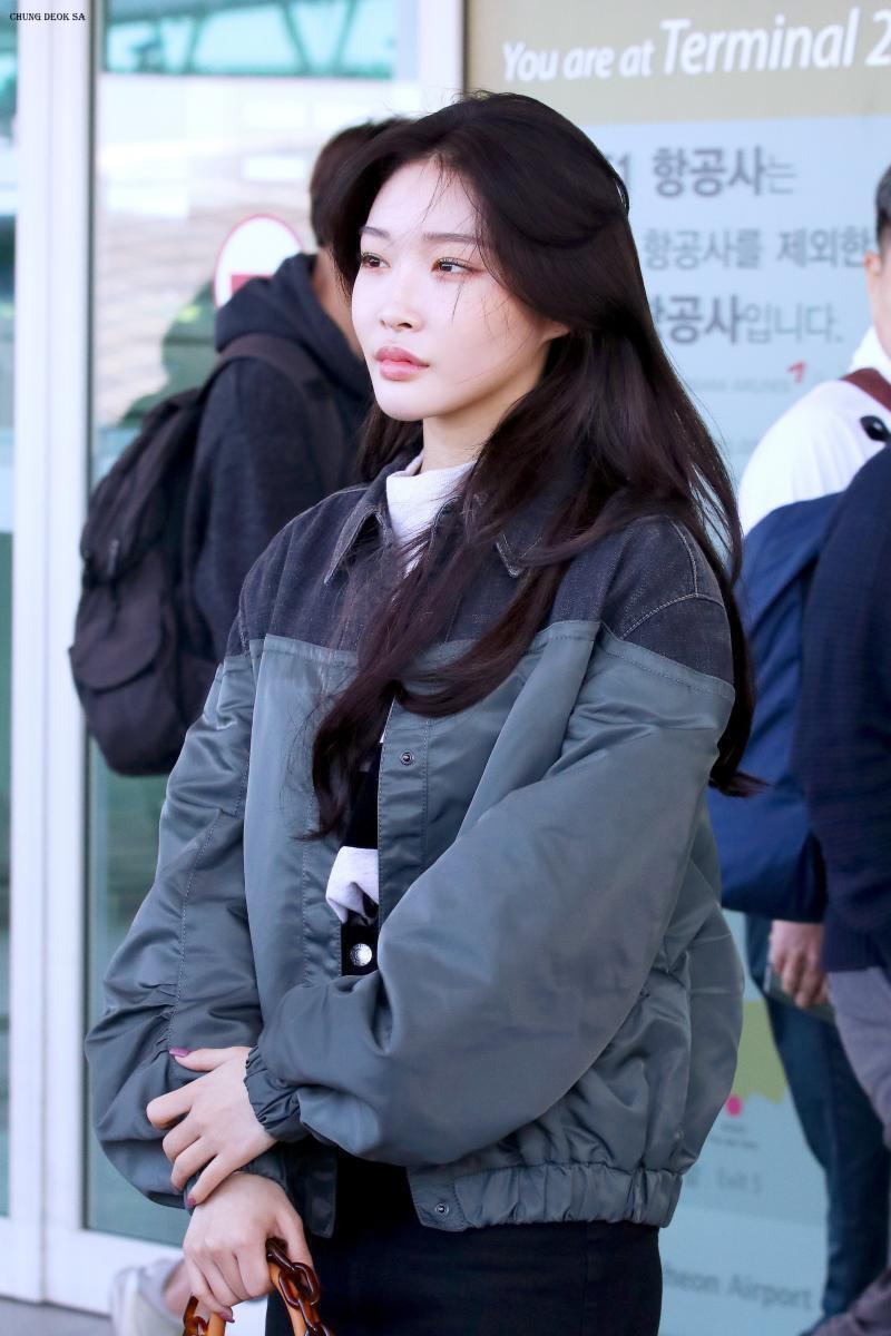 >>19 이보랑 쟌쟌 넘 조아 어케ㅜ 난 청하 흑발 진짜 좋아해... 우리 언니 금발도 완전 예뻐