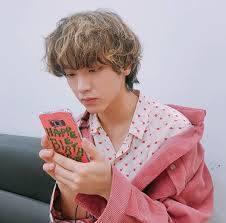 이거 팬들 ㅅㅏ이에서두 많이 갈리던데 난 덥수룩머리 김재현..사랑해