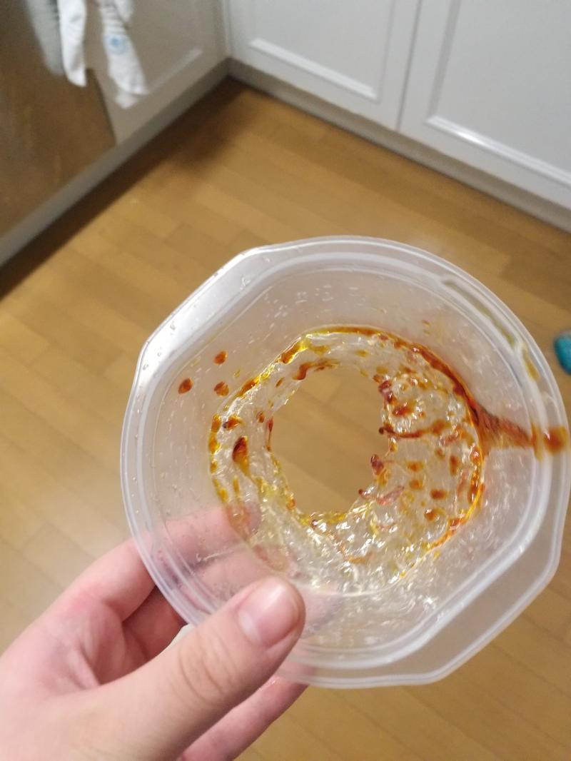 빵꾸둟린 그릇