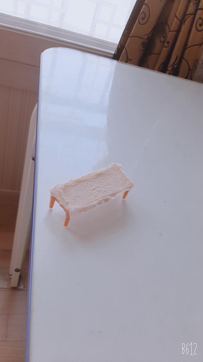 추가하자면 난 어릴때 아가토끼가 잘때가 필요하다고 긴 의자에 휴지까지 붙인 ㄴ임... 그냥 얹어논 줄 알고 때려고 했는데 이미 이것들은 한몸이