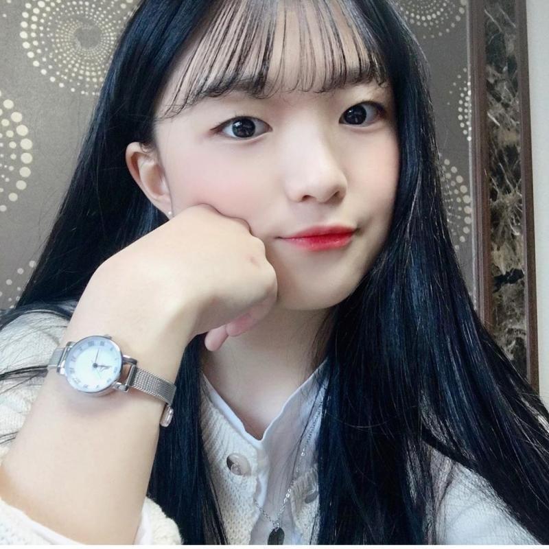 >>9 혹시 이렇게 보정한 앱 어플 로고 없는 거는 ....? 이런것도 기본으로 찍고 보정한걸까 ??