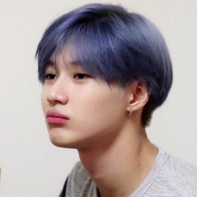 고를 수가 없어... 제비꽃머리도 넣고 싶고 금발도 넣고싶은데 보는 사람들 심장 아플까봐...