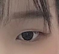 화장을 해도 사진으로 찍으니까 다 날라간담... 위에거는 데일리메컵이구 밑에는 좀 청순 가련 느낌으로 해바써 ㅎㅎ