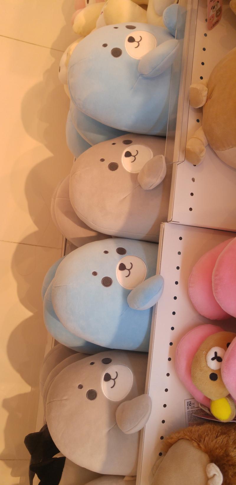 다이소에서 수달들 진열해놓은거 몰래 바꿔놓고 왔었다ㅋㅋㅋ