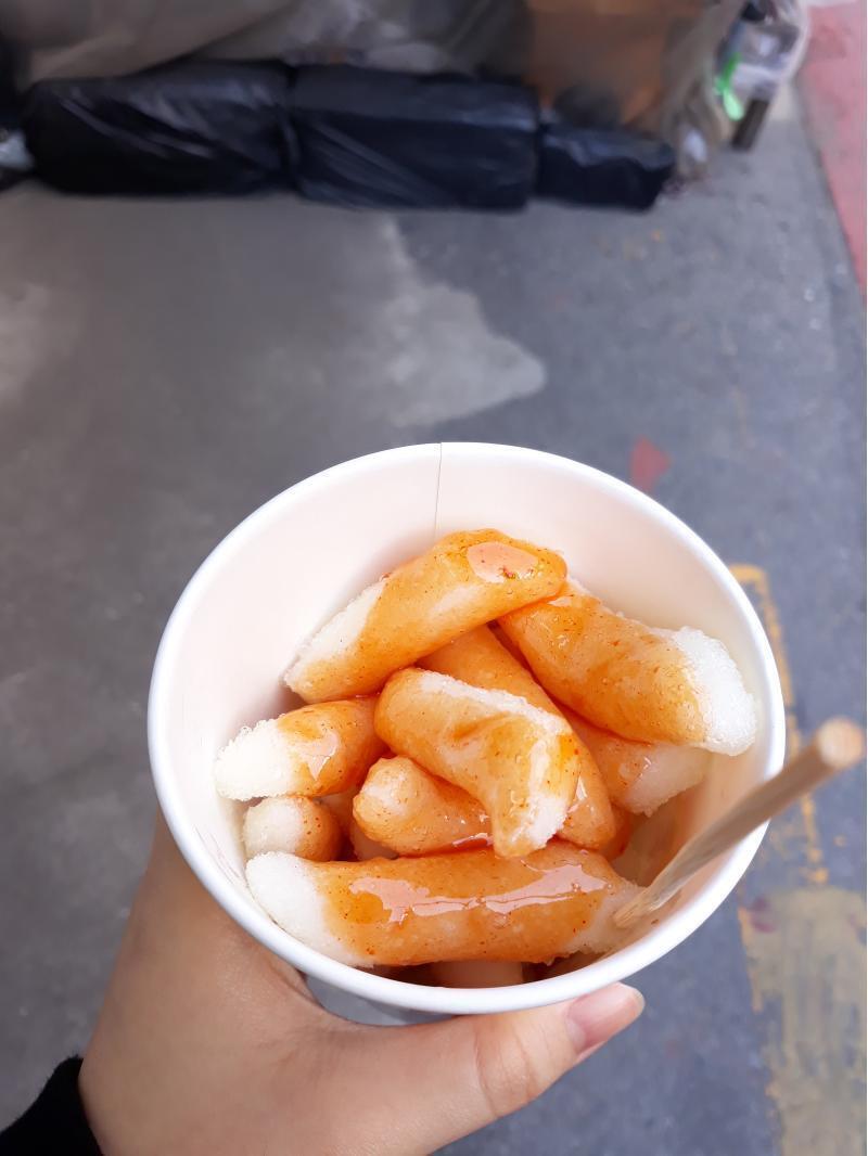 >>2 나는먹는당 맛잇음~~ 근데앞에가는새끼가 길빵한다 ㅅㅂㅠ내떡꼬치ㅜ