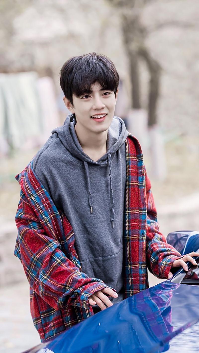 나 진짜 너 만 보면 눈물이 나와 감격의 눈물 오또케 (˃̣̣̣̣︿˂̣̣̣̣ )(˃̣̣̣̣︿˂̣̣̣̣ ) 옷도 잘 입구,, 목도 예쁘고 안 예쁜
