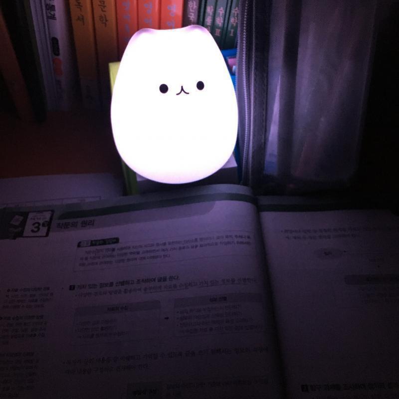 난 이 시간까지 안 자는 거 걸리면 안 돼서 불 키면 문 밑으로 불빛 새어나가잖아 그래서 무드등 켜놓고 이러는 중 ㅋㅋㅋㅋㅋㅋ