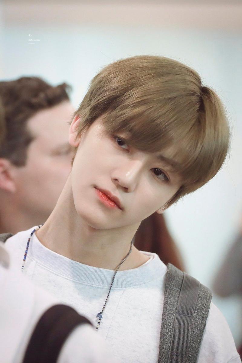 안녕.. 나 또 왔어.. 이번엔 천러 말고 재민이 영업할게 헤헤 이 친구도 엔시티 드림이야! 재민이는 츄잉껌으로 데뷔하고 활동을 마치자마자 허리