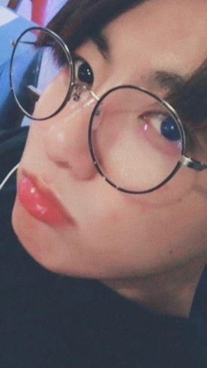 방탄소년단 정국 진짜 안경이 이렇게 귀엽게 잘 어울릴수는 엄ㅅ을거야 ㅠㅠㅠㅠ
