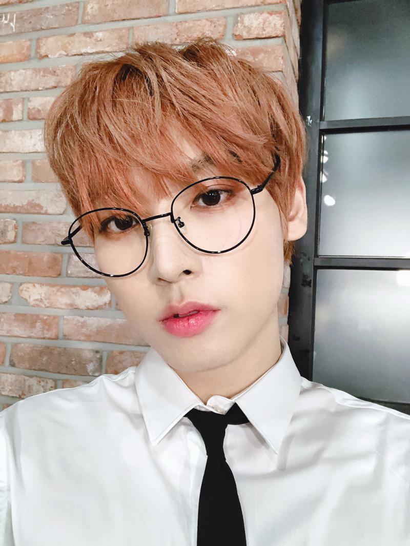 나이로 사기치는 28살 김잉성 사랑해 인생베팅했다