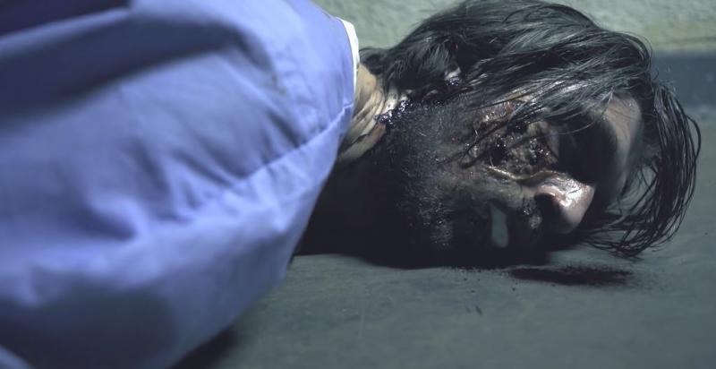# 위 사진은 시체가 나옵니다. 열람에 주의해주세요. “이 빌어먹을- 저 문이 우릴 다 죽였을 거야.” “존, 여기서 뭐 하는 거니? 네 방에