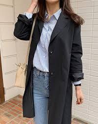 >>4 트렌치코트? 이런느낌 말하는 건가? 근데 봄치고는 무겁게 느껴지지 않아? 괜찮은가..