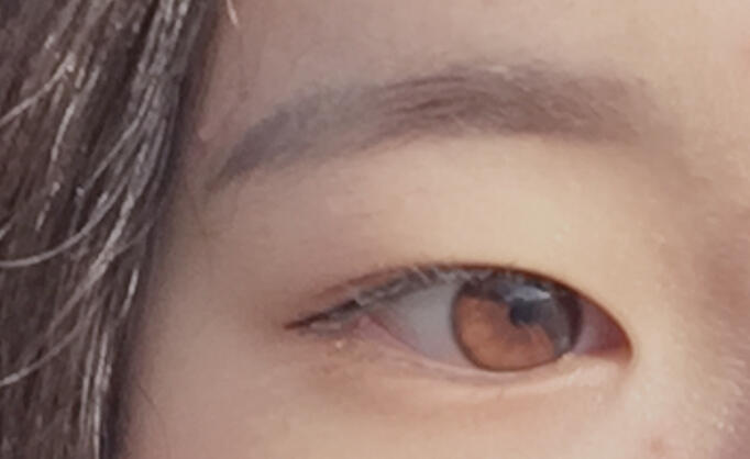 오늘화장 대만족인데 오른쪽 뷰러 풀려버려서 너무아쉬워 이씽