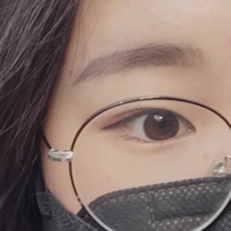 오늘화장 대만족인데 오른쪽 뷰러 풀려버려서 너무아쉬워 이씽