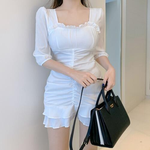 키크고 마르고 비율 좋았으면 이런 딱 붙는 원피스 입고 다닐텐데ㅠ 일단 날씬해지면 흰 바지부터 사고싶다 너무 입고 싶은데..