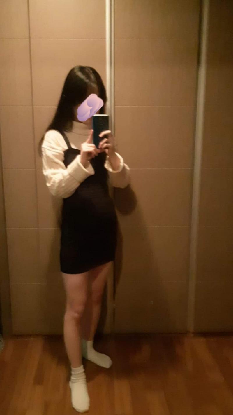 남색 뷔스티에랑 스커트야!
