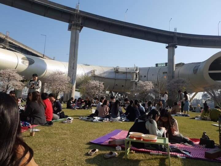 제발 나가지 좀 마.