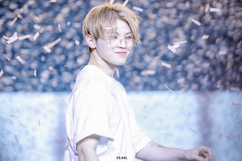 말랑콩떡복숭아 세븐틴 우지❤️❤️