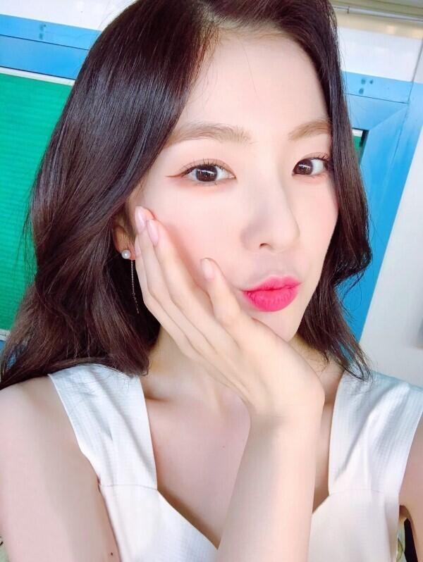 셀카 좀 찍어봄
