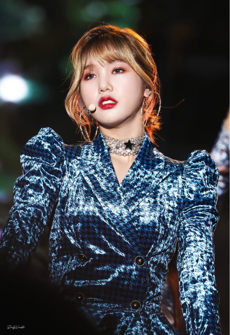 오마이걸 미미! 미쳤어 그냥 무대에선 완전 개쿨녀알라뷰노빠꾸왕멋진 언니 인데 현실은 동생한테 맨날 당하는 하찮이... 카리스마로 또박또박 랩하면
