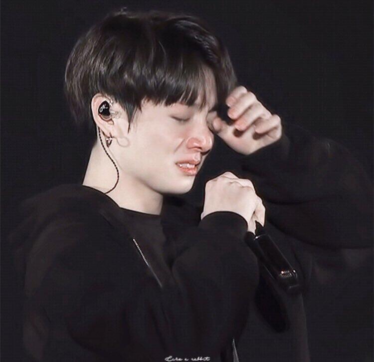 하쒸...전정국 우는거 존나 예뻐 보호본능자극한단 말이야!!!