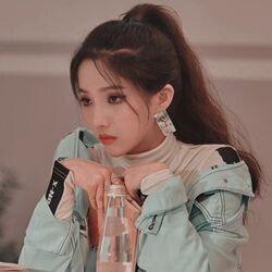 ㄹㅇ 소연찌...진짜 얼굴머임 사람얼굴임??존나 이뻐 못하는거도 없고 소연찌 나빼고 다 가졌어,....