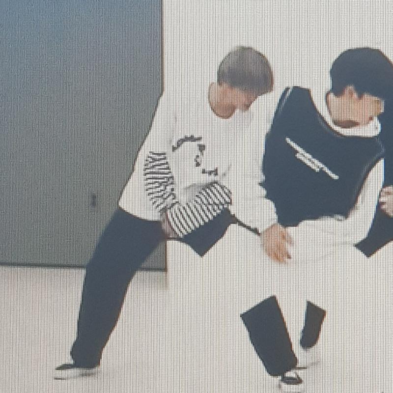 미안하다... 컴퓨터 찍엇...어... 그래...