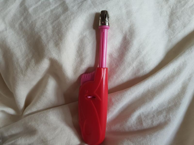 나 양키캔들 샀다 ㅋㅋㅋㅋ 가스점화기도! 와 생각보다 싸서 놀랐어. 미니 2개 홀더까지 만원도 안함 ㄷㄷ 가스점화기는...조금 무섭지만 뭐 괜찮