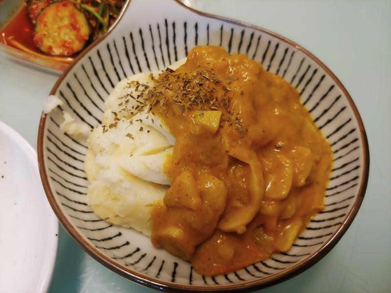연어장덮밥 매쉬드 포테이토&크림커리 방어 서더리찜!!