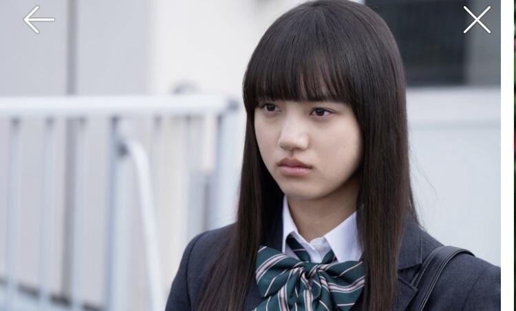 이런 머리 있자나.. 두번째는 다이소 앞머리가발 붙여본거임 이 머리 하고다니면 이상하지 않을까??