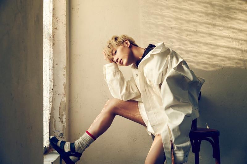 우리 태민이거든....근데 다리가ㅜ길쭉길쭉 너무 예뻐서 반바지 입은 것도 예뻐ㅜㅠㅠㅜㅜ변태 될거 같아ㅏ어떡해ㅠㅜㅜ아니ㅜ근데ㅜ진짜 예쁘단 말야ㅠㅓ