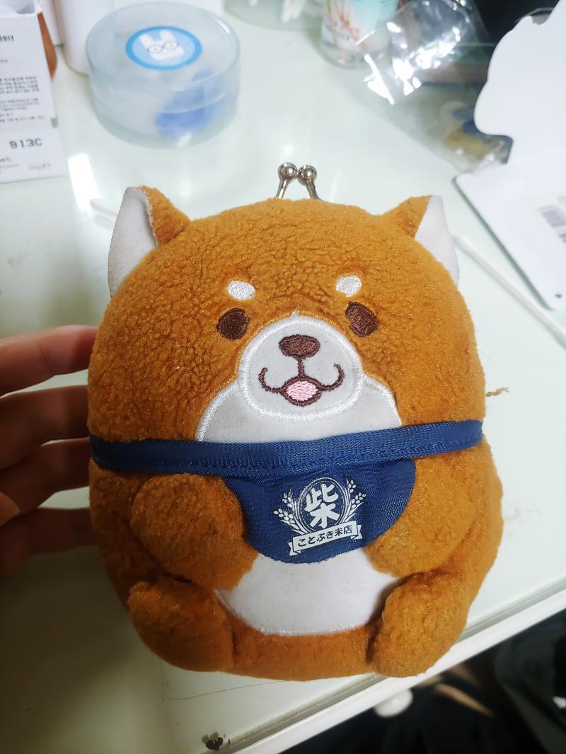 24살 대학생 3년째 지갑이야 노 플라블럼!! 이라고 쓰려고 왔다가 약간의 시무룩함 안고갑니다